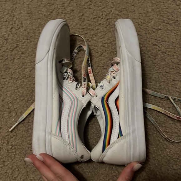 Vans - Picture 4 of 6